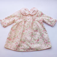 Vestido floreado rosa villela con pliegues