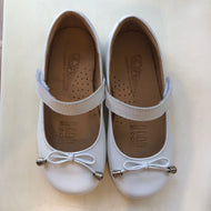 Zapato blanco con lazo toperol