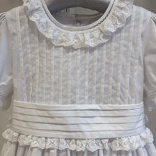 Cargar imagen en el visor de la galería, Vestido primera comunión blanco con blondas
