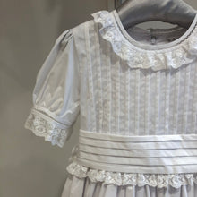 Cargar imagen en el visor de la galería, Vestido primera comunión blanco con blondas
