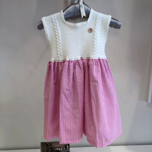 Cargar imagen en el visor de la galería, Vestido pechera tejida ivory con falda rosada
