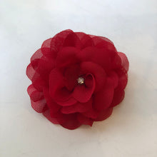 Cargar imagen en el visor de la galería, Gancho flor de organza rojo
