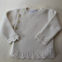 Cargar imagen en el visor de la galería, Ajuar ivory 3pzs cruzado con detalle en bastas
