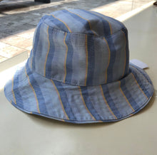 Cargar imagen en el visor de la galería, Gorro reversible colores varios beba

