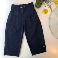Cargar imagen en el visor de la galería, Pantalon de corduroy bebe color azul

