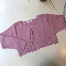 Cargar imagen en el visor de la galería, Bolero tejido manga larga crochet en bordes palo rosa
