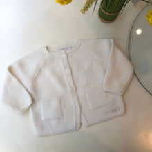 Cargar imagen en el visor de la galería, Chompa tres botones punto lino con bolsillo
