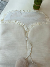 Cargar imagen en el visor de la galería, Saco de dormir marfil Pili Carrera
