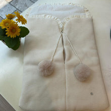 Cargar imagen en el visor de la galería, Saco de dormir marfil Pili Carrera
