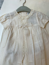 Cargar imagen en el visor de la galería, Vestido con bombacho nanzu crema Pili Carrera
