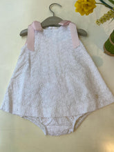 Cargar imagen en el visor de la galería, Vestido lazo rosa +braga blanco Pili Carrera
