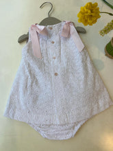 Cargar imagen en el visor de la galería, Vestido lazo rosa +braga blanco Pili Carrera

