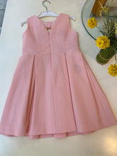 Cargar imagen en el visor de la galería, Vestido lazo rosa bebe Pili Carrera
