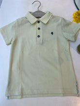 Cargar imagen en el visor de la galería, Polo camisero color lima Pili Carrera
