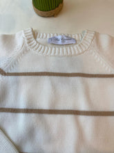 Cargar imagen en el visor de la galería, Chompa rayas camel blanco Pili Carrera
