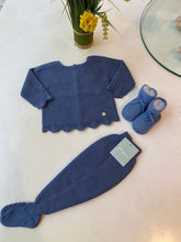 Cargar imagen en el visor de la galería, Ajuar de punto 2 piezas azul acero Pili Carrera
