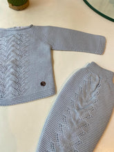 Cargar imagen en el visor de la galería, Ajuar espiga celeste 2 pzs Pili Carrera
