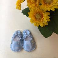 Zapato de tela celeste rayas