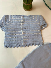 Cargar imagen en el visor de la galería, Ajuar calado celeste marfil 2 pzs Pili Carrera
