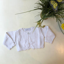 Cargar imagen en el visor de la galería, Bolero tejido 01 boton algodon blanco
