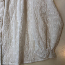 Cargar imagen en el visor de la galería, Blusa broderie ivory
