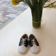 Zapato bebe blanco/azul con suela de cuero