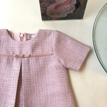 Cargar imagen en el visor de la galería, Vestido cuadros rosado m/c
