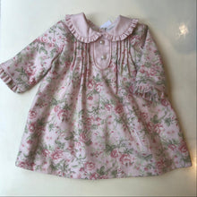 Cargar imagen en el visor de la galería, Vestido floreado rosa villela con pliegues

