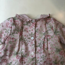 Cargar imagen en el visor de la galería, Vestido floreado rosa villela con pliegues
