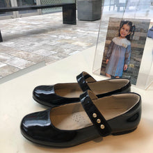Cargar imagen en el visor de la galería, Zapato charol negro con brillantes

