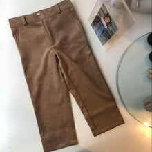 Cargar imagen en el visor de la galería, Pnatalon corduroy niño beige
