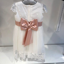 Cargar imagen en el visor de la galería, Vestido tull con fajin rosado y manga alita
