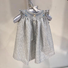 Cargar imagen en el visor de la galería, Vestido floreado gris manga alita con bordados flores
