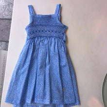 Cargar imagen en el visor de la galería, Vestido lila floreado tiras con panal de abeja
