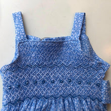Cargar imagen en el visor de la galería, Vestido lila floreado tiras con panal de abeja
