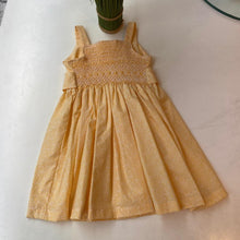 Cargar imagen en el visor de la galería, Vestido amarillo floreado tiras con panal de abeja

