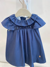Cargar imagen en el visor de la galería, Vestido con bordado smock azul Pili Carrera
