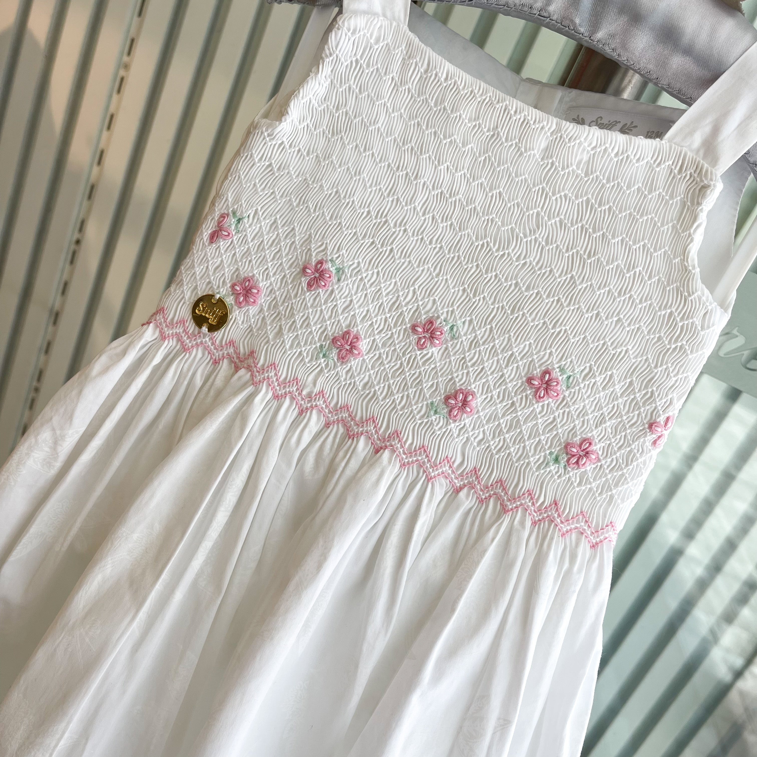 Vestido smock 2024 con bordado